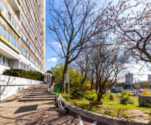 Blok Młotek na Smolnej 8 w Warszawie