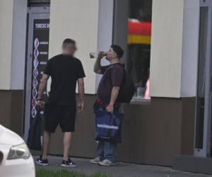 Daniel Martyniuk ładnie się bawi w Warszawie. Mamy fotki