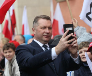 Przemysław Czarnek był królem parkietu we włoskim hotelu. Tam poznał piękną małżonkę [ZDJĘCIA]