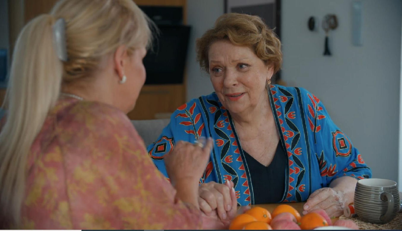 Barwy szczęścia, odcinek 3306. Małgorzata (Adrianna Biedrzyńska), Dżo (Elżbieta Jarosik)