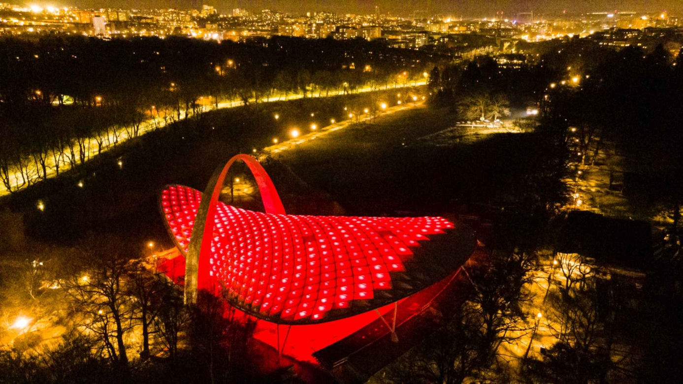 Spektakularna iluminacja Teatru Letniego w Szczecinie