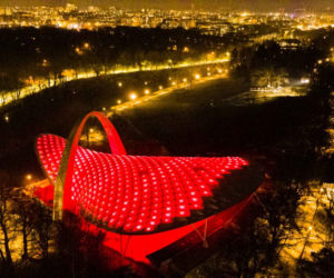 Spektakularna iluminacja Teatru Letniego w Szczecinie