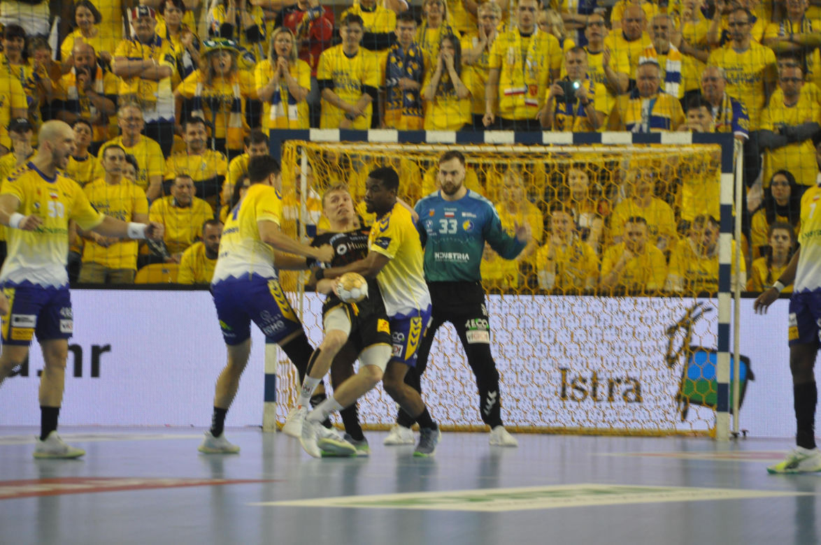 Kibice na meczu Industria Kielce - SC Magdeburg