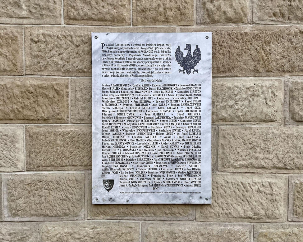 Budynek dawnej Kasy Oszczędności przy ulicy Wałowej w Tarnowie