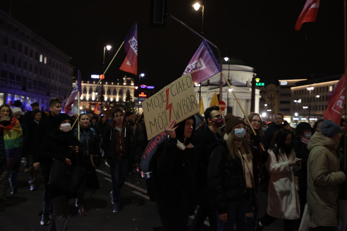 Strajk Kobiet w Warszawie. Tłumy znów wychodzą na ulice