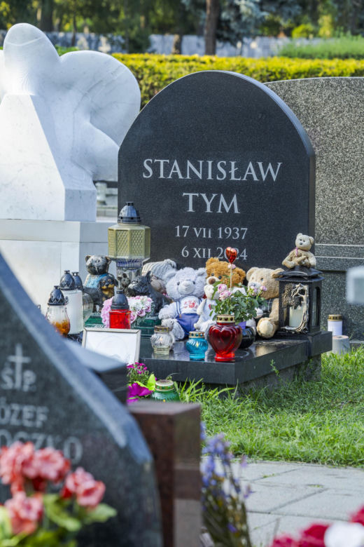 Grób Stanisława Tym na Powązkach