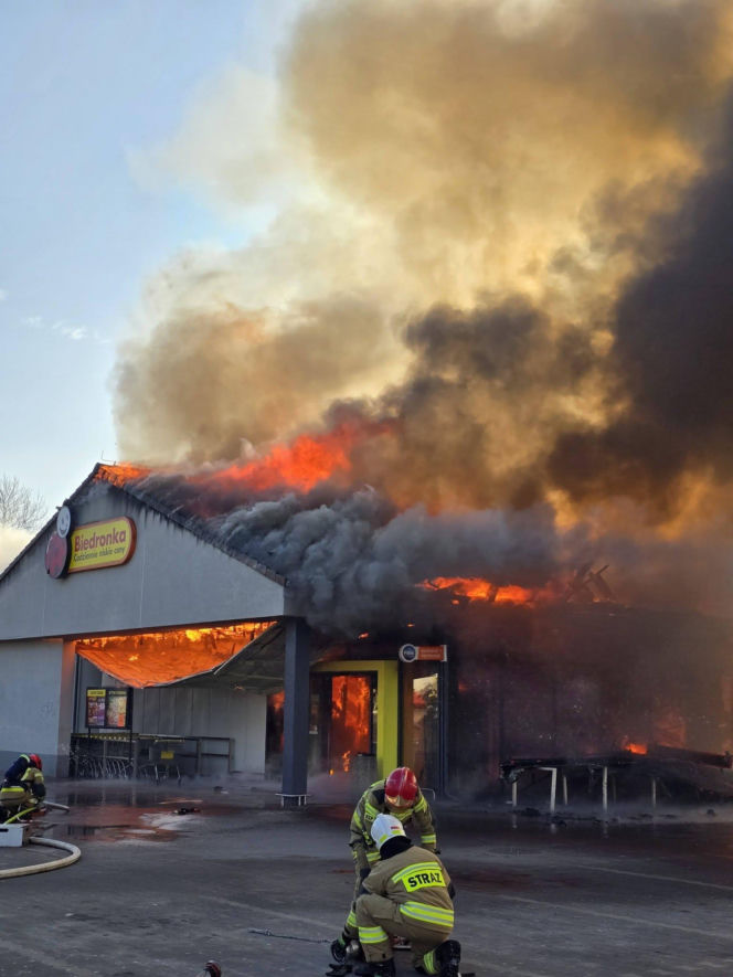 Kolejny market spłonął w Polkowicach. To już drugi taki pożar w krótkim czasie!