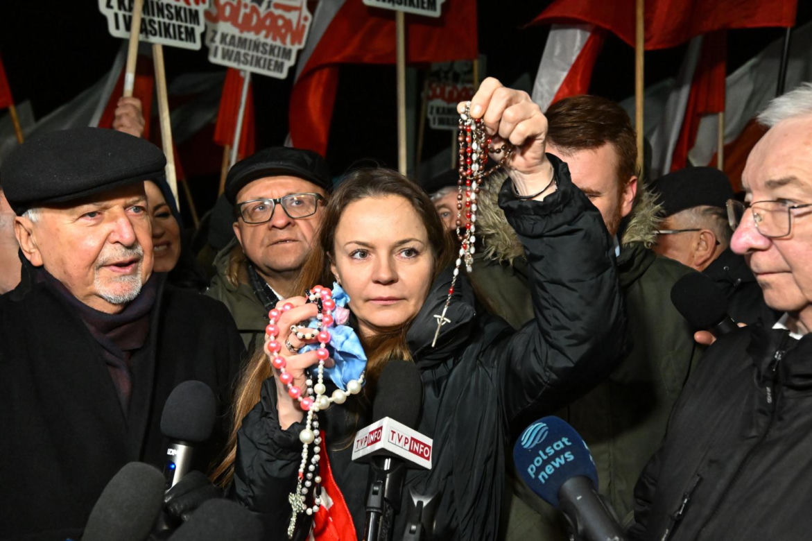 Manifestacje przed zakładami karnymi, w których przebywali Mariusz Kamiński i Maciej Wąsik