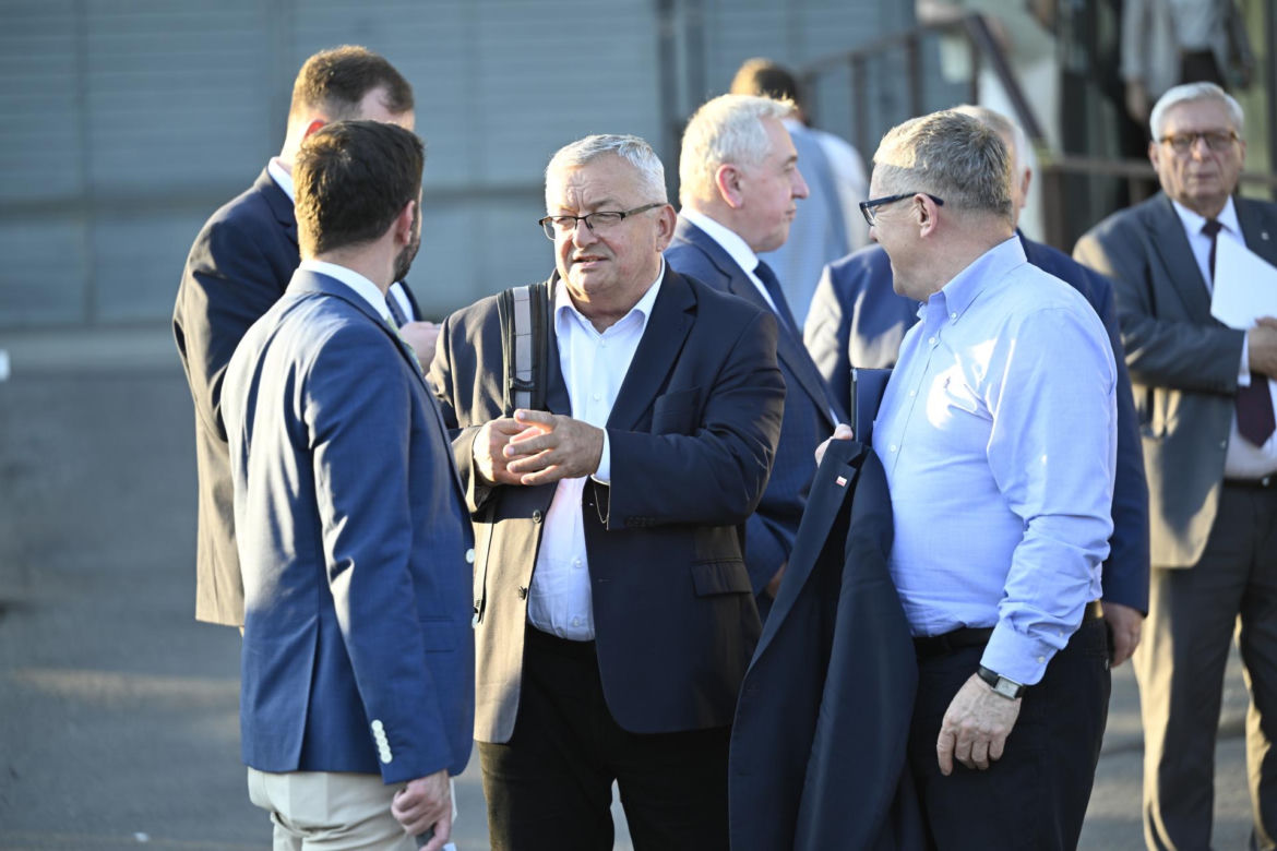 Kaczyński zwołał ważne posiedzenie PiS. Politycy już zjeżdżają na Nowogrodzką