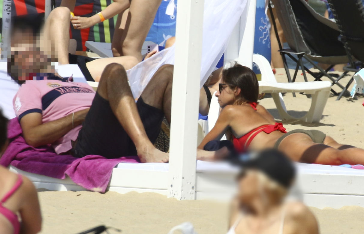 Marta Kaczyńska z rodziną na plaży 