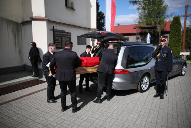 Ból, rozpacz, łzy. Poruszające sceny na pogrzebie Łukasza Litewki