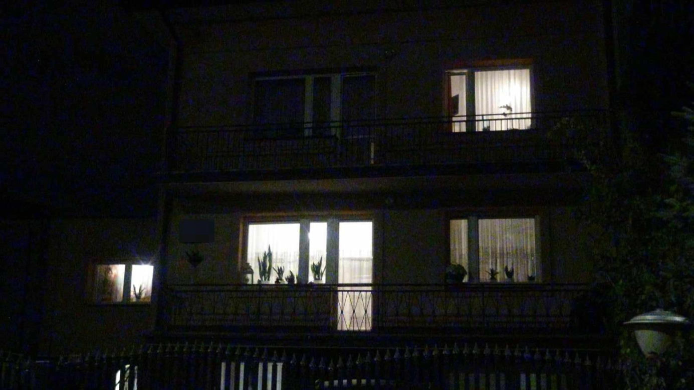 Koszmarna tragedia w Ząbkach. W mieszkaniu znaleziono ciała starszego małżeństwa