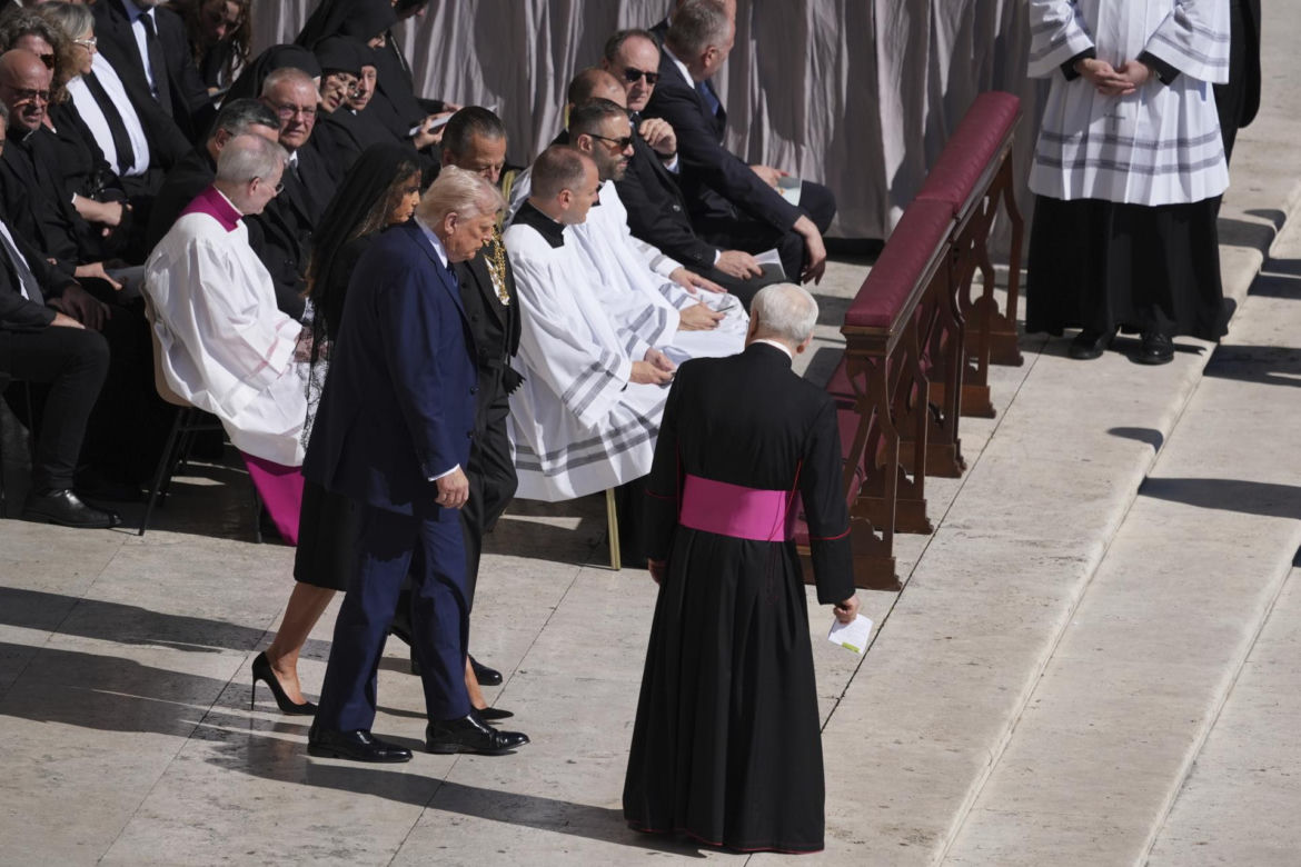 Głowy państw żegnają papieża Franciszka. Do Watykanu zjechali najważniejsi