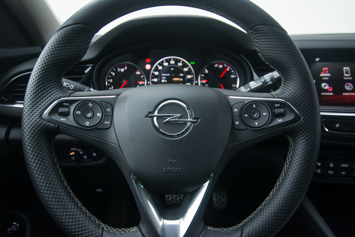 Opel Insignia Sports Tourer 2.0 CDTi 210 KM AT8 AWD