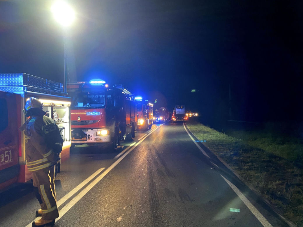 Autobus wpadł do rowu! Siedem osób poszkodowanych