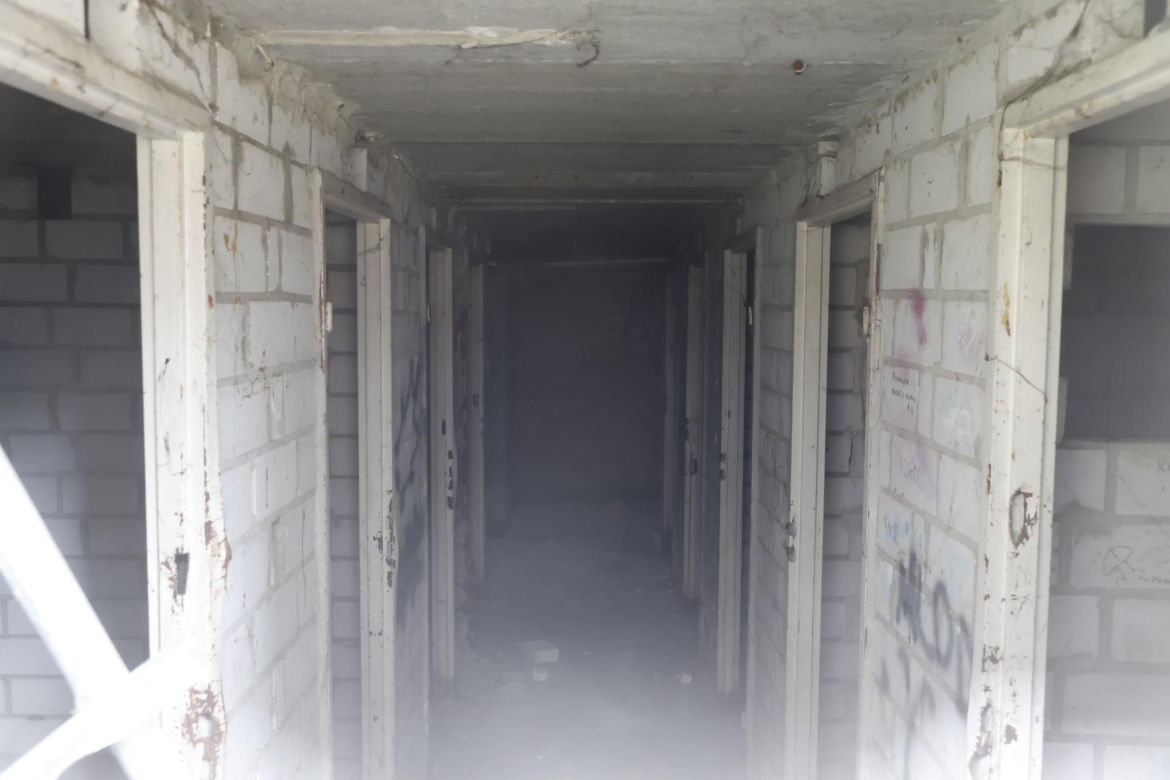 „Czarnobyl” Warszawy zniknie z mapy. „Smród, fetor i grzyb”. Tak wyglądało życie w „13 dzielnicy”