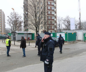 Bomba przy szkole