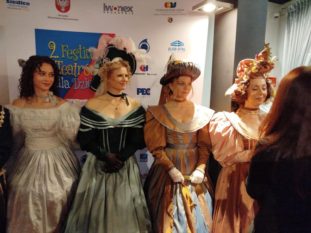Ruszył 14. Ogólnopolski Festiwal Teatrów Sztuka plus Komercja w Siedlcach. W tym roku zobaczymy 8 spektakli konkursowych i 5 wydarzeń towarzyszących