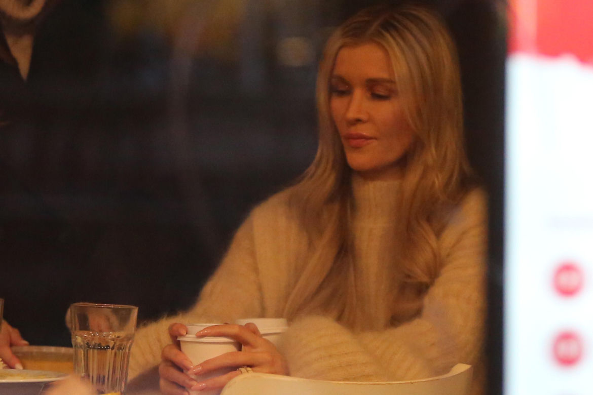 Joanna Krupa z siostrą Martą. Zjadły w mlecznym i poszły po patelnię