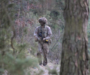 Brytyjscy żołnierze, ćwiczenia na poligonie