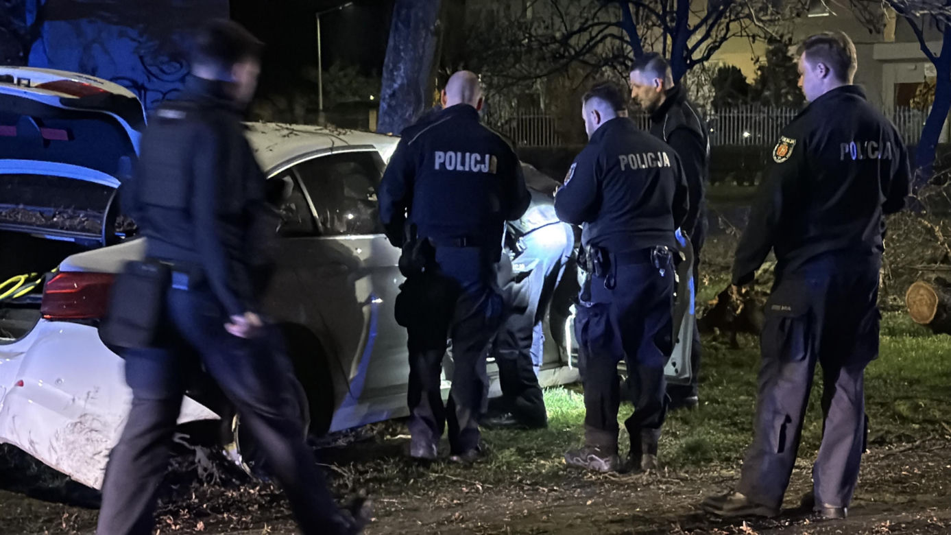 Policyjny pościg ulicami Warszawy. BMW w płomieniach 