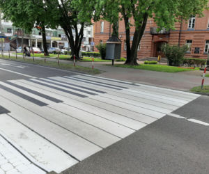 Klawiatura fortepianu jako przejście dla pieszych
