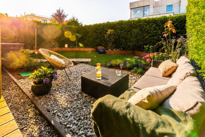 Ogródek przy mieszkaniu w bloku