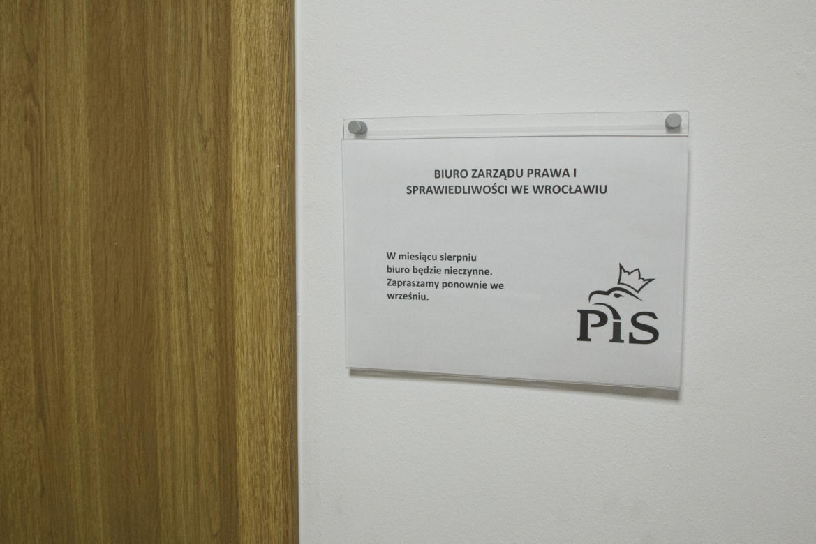 Dostali podwyżki, a nie pracują