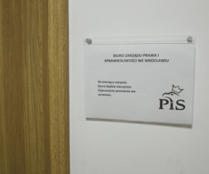 Dostali podwyżki, a nie pracują