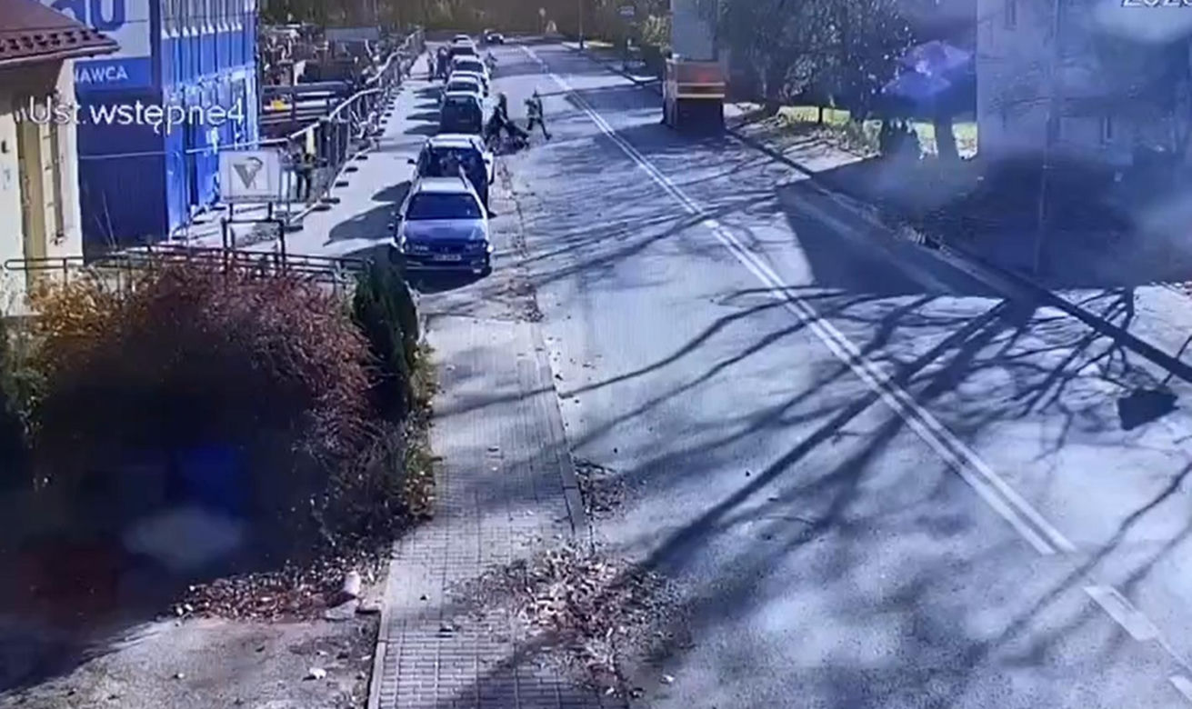 Śmiertelny wypadek na budowie w Wieliczce. Dźwig zabił mężczyznę. Policja poszukuje tych osób [ZDJĘCIA]