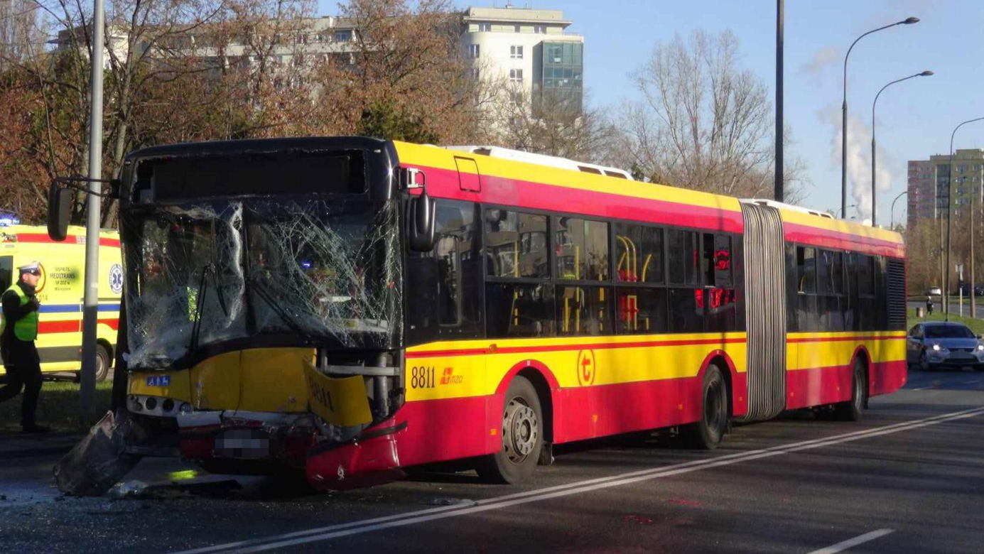 Poważny wypadek autobusu w Warszawie