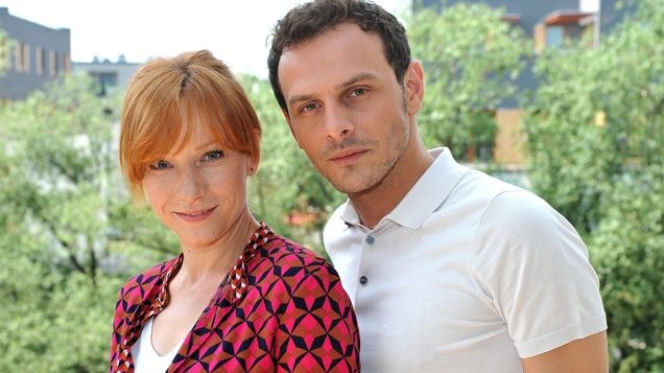M jak miłość odcinek 1255 Agnieszka (Magdalena Walach) Karol (Tomasz Nosiński)