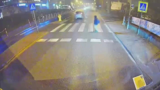 Pirat w Fordzie omal nie staranował pieszego na pasach