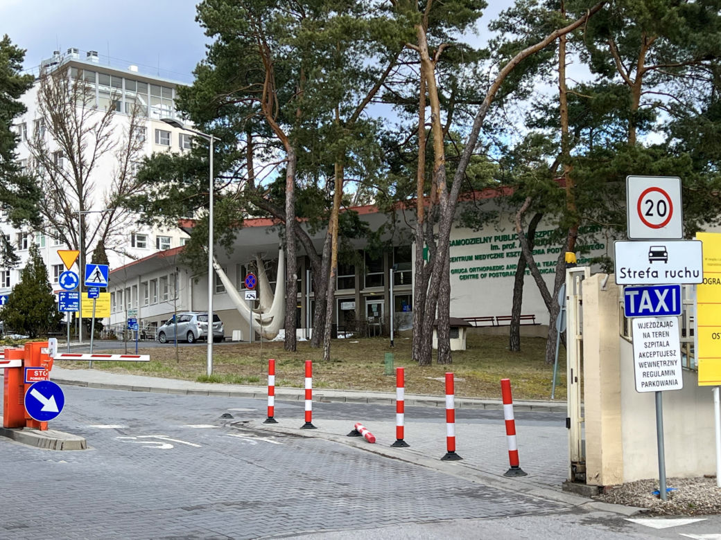 Gigantyczne problemy kadrowe w szpitalu, w którym leczył się Jarosław Kaczyński