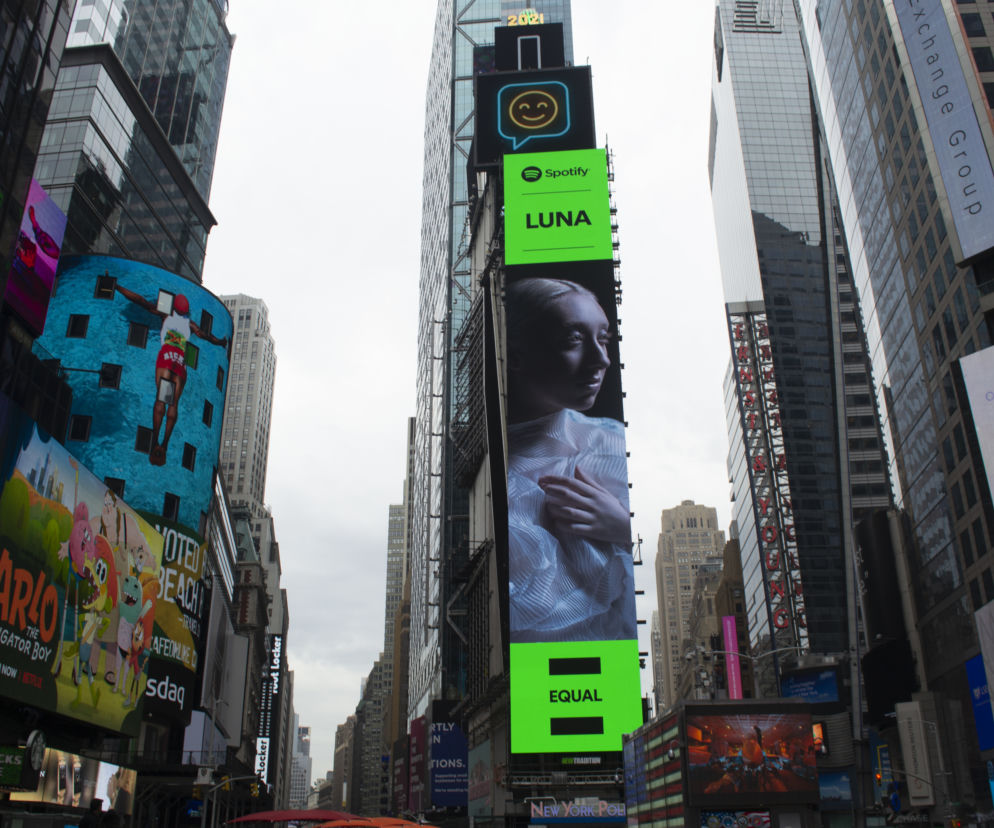Luna jako pierwsza polska artystka z billboardem na Times Square!