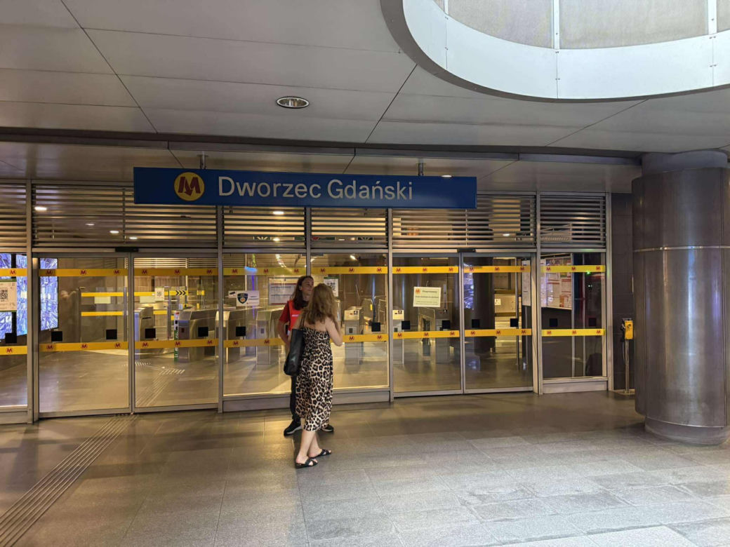 Utrudnienia w metrze w Warszawie (3.07.2025)