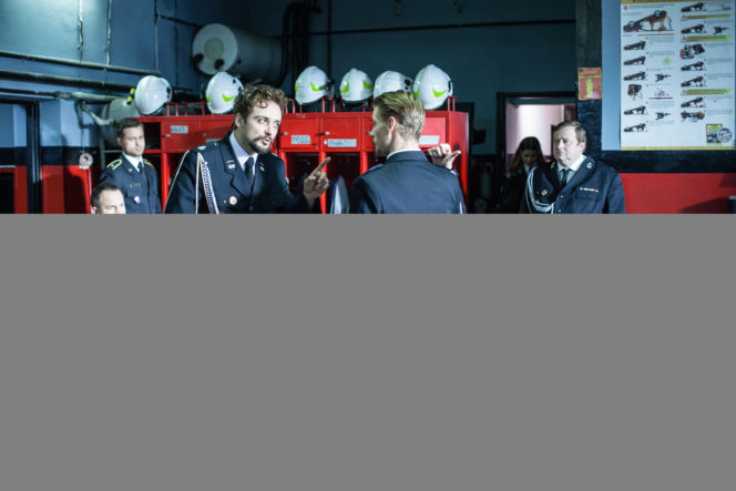 Strażacy odc. 9. Adam Wojnar (Maciej Zakościelny), Boguś (Dawid Zawadzki), Dario (Michał Żurawski), Maciek (Sebastian Fabijański), Witek Michalak (Olaf Lubaszenko)
