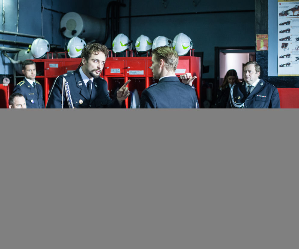 Strażacy odc. 9. Adam Wojnar (Maciej Zakościelny), Boguś (Dawid Zawadzki), Dario (Michał Żurawski), Maciek (Sebastian Fabijański), Witek Michalak (Olaf Lubaszenko)