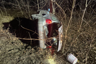 Tajemnicze dachowanie w Tarnowie. Zostawili auto i zniknęli