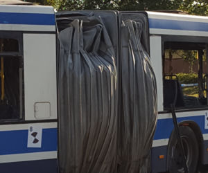 Tak wygląda autobus po wybuchu bomby, którą chciał stworzyć Paweł R.