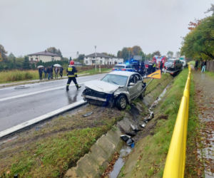 Wypadek koło Lubieni. Zderzyły się trzy auta, są poszkodowani