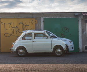 Elektryczny Fiat 500e i klasyczny Fiat 500