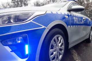 Rozpoznajesz tego mężczyznę? To groźny podpalacz! Poszukuje go policja