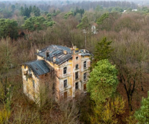 Opuszczona willa w Konstancinie