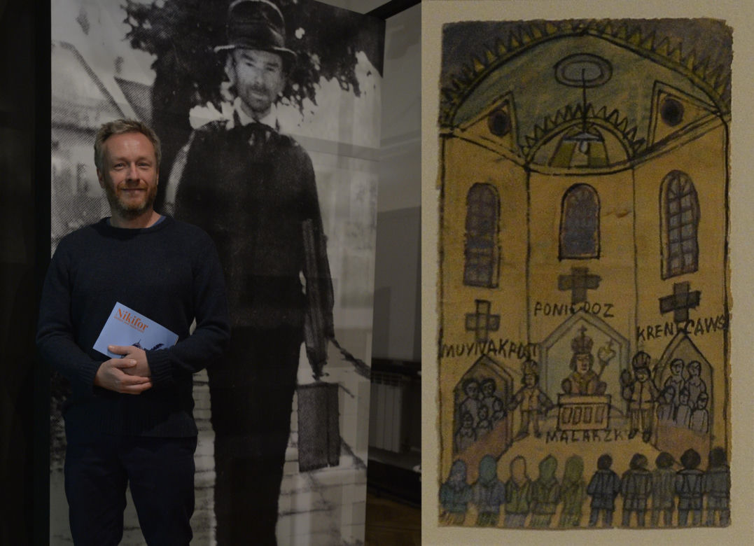 Robert Zydel, dyrektor Muzeum Etnograficznego na wystawie "Nikifor. Malarz nad malarze".