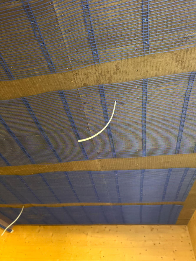 Płyty gliniano-konopne w zabudowie wnętrz - z instalacją ogrzewania powierzchniowego