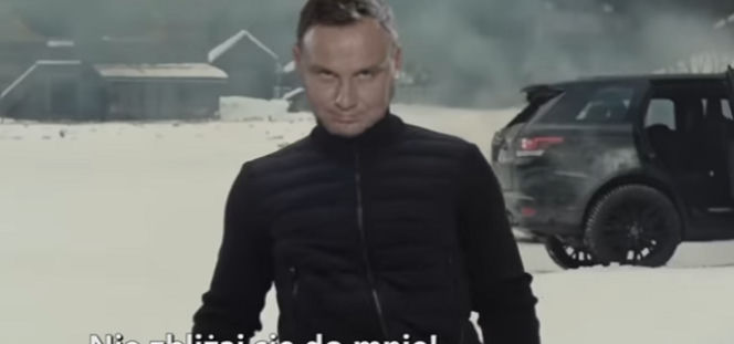 Andrzej Duda jako James Bond. Parodia z polskimi politykami hitem internetu 