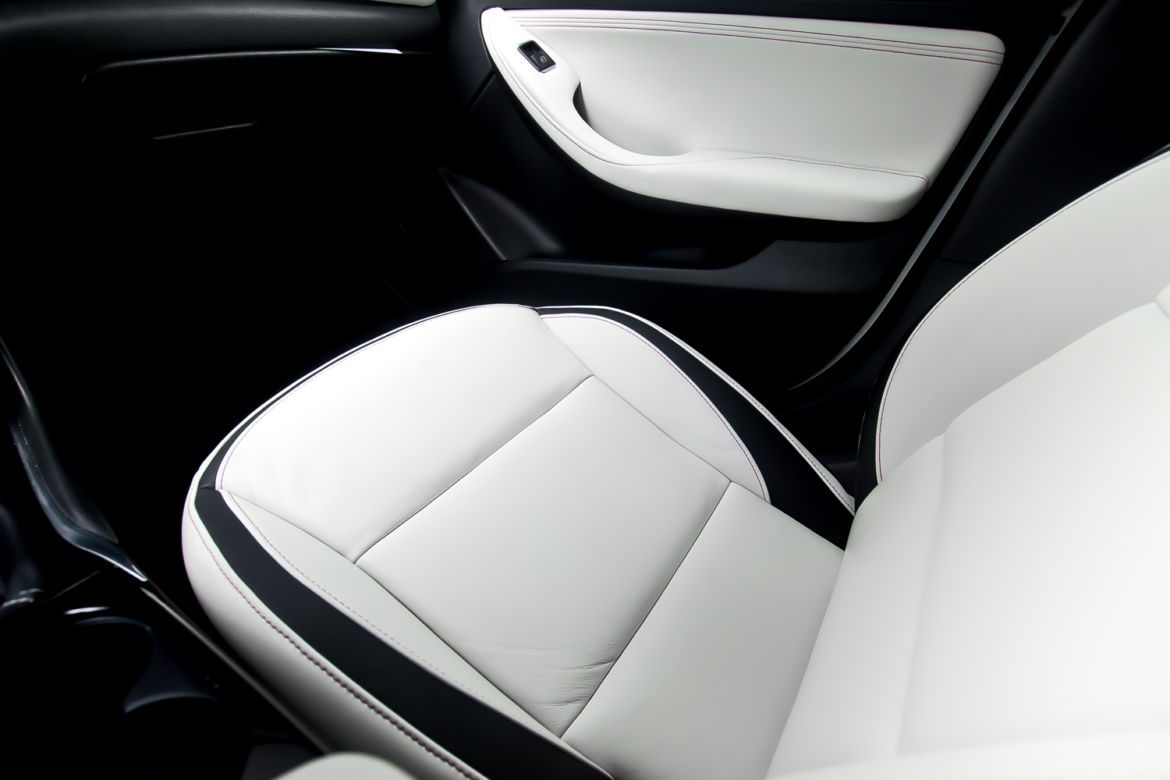 Infiniti Q30 1.6t Premium Tech Gallery White