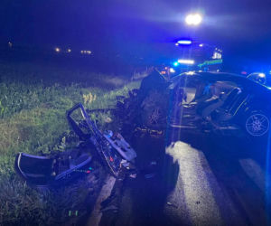 Poważny wypadek pod Płockiem. Bus przewrócił się na bok, sześć osób trafiło do szpitala
