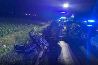 Poważny wypadek pod Płockiem. Bus przewrócił się na bok, sześć osób trafiło do szpitala
